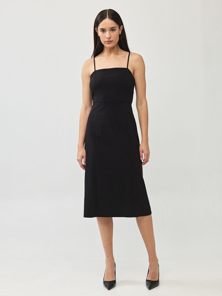 שמלה מראה פישתן כתפיות בצבע שחור