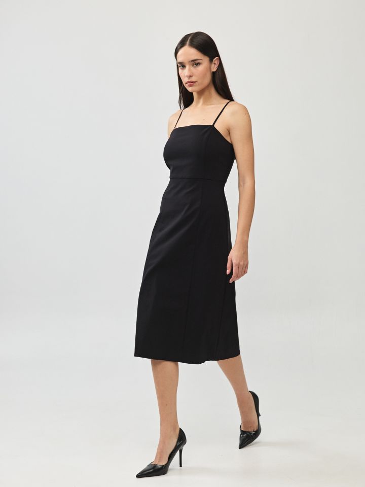 שמלה מראה פישתן כתפיות בצבע שחור