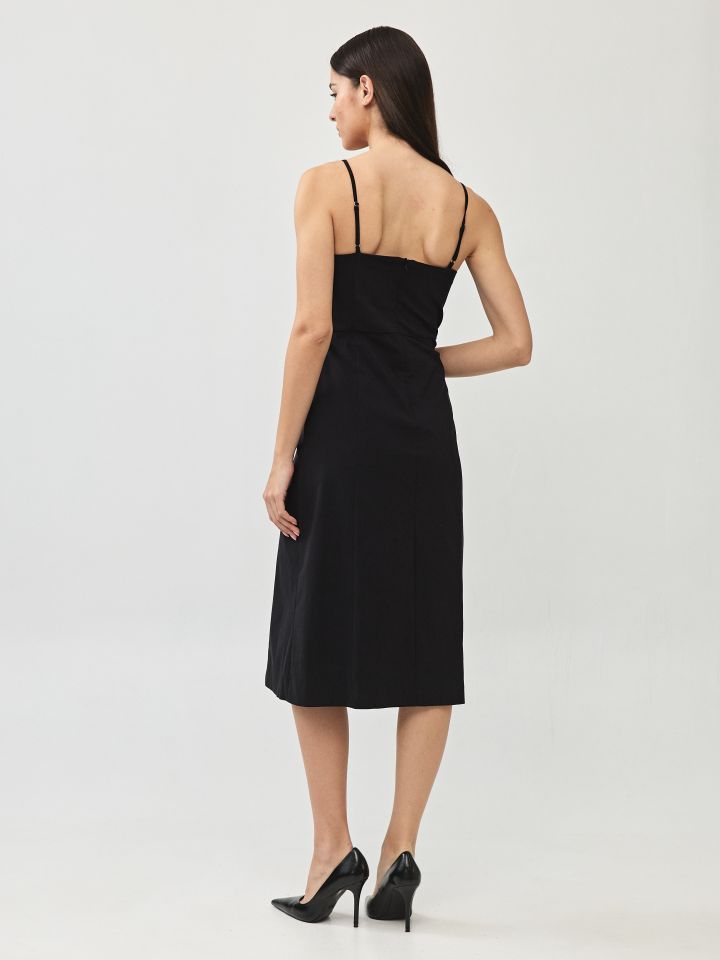 שמלה מראה פישתן כתפיות בצבע שחור