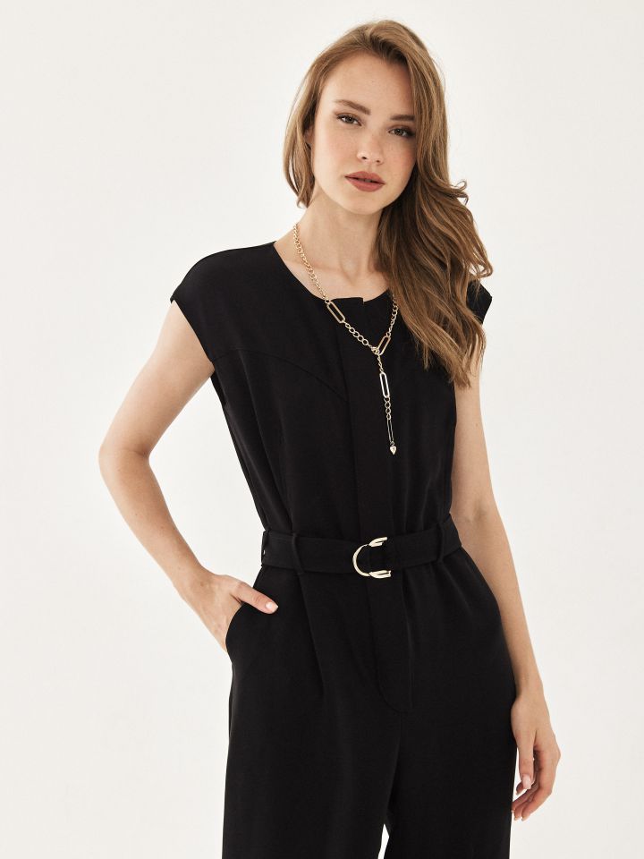 אוברול + חגורה בצבע שחור