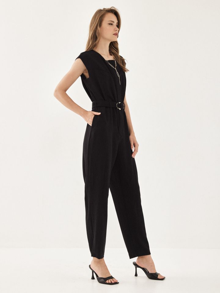 אוברול + חגורה בצבע שחור