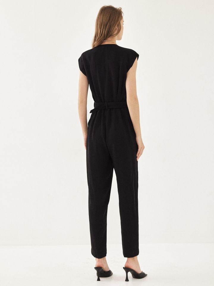 אוברול + חגורה בצבע שחור