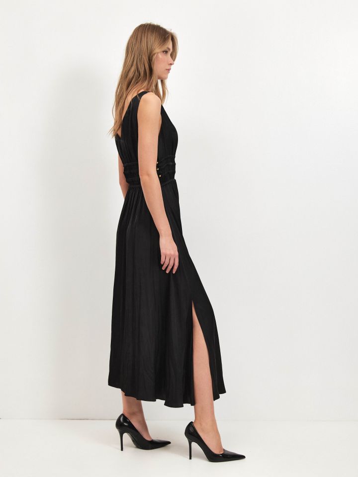 שמלה שילוב חרוזים בצבע שחור