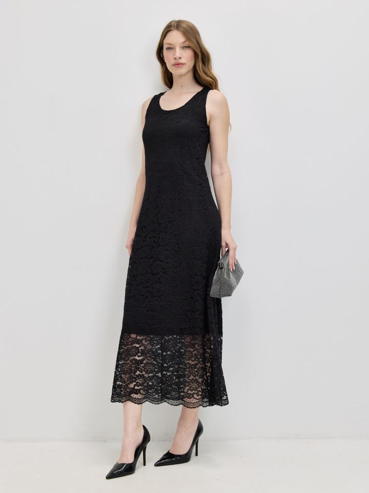 שמלה תחרה בצבע שחור