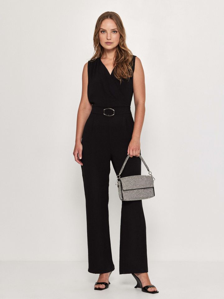 אוברול אבזם בצבע שחור