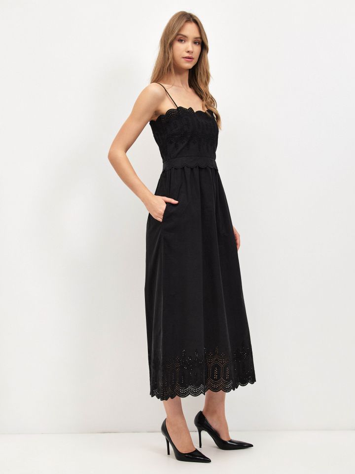 שמלה שילוב קרושה LINOR בצבע שחור