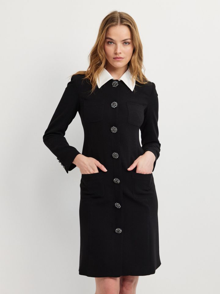 שמלה צוארון כפתורים בצבע שחור