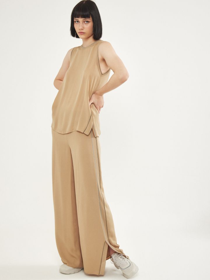 חליפת סטן שילוב ריבים בצבע בייז’