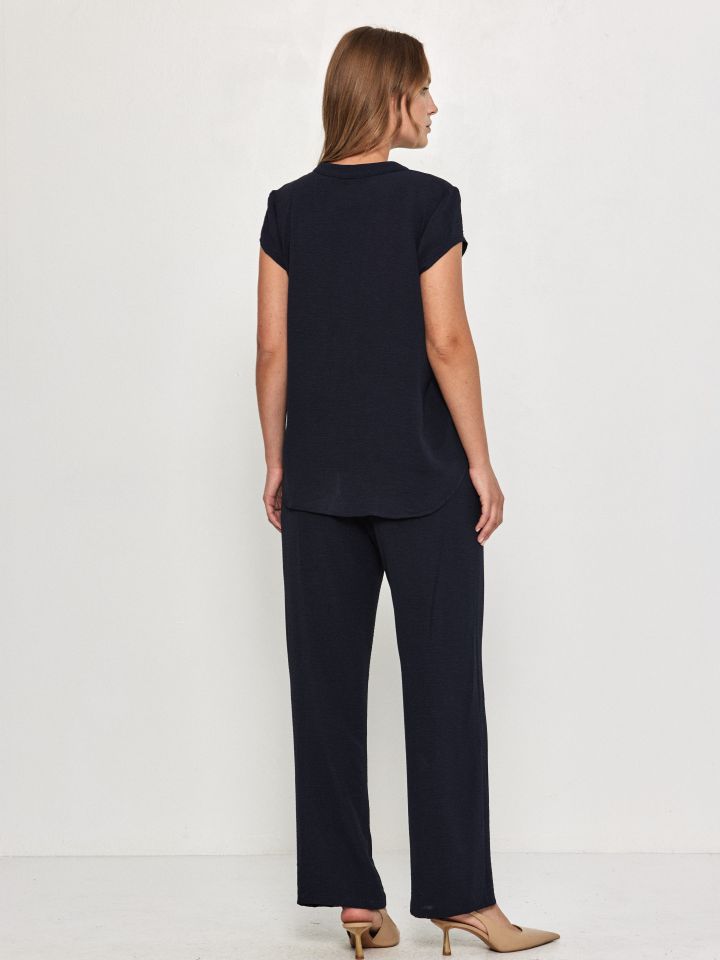 חליפת מכנסיים שינה בצבע נייבי