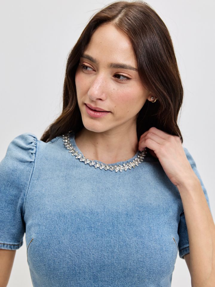 שמלה ג’ינס שילוב בצבע ג’ינס בהיר