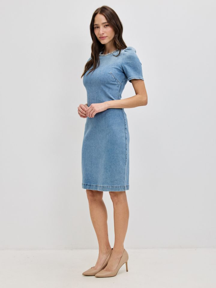 שמלה ג’ינס שילוב בצבע ג’ינס בהיר