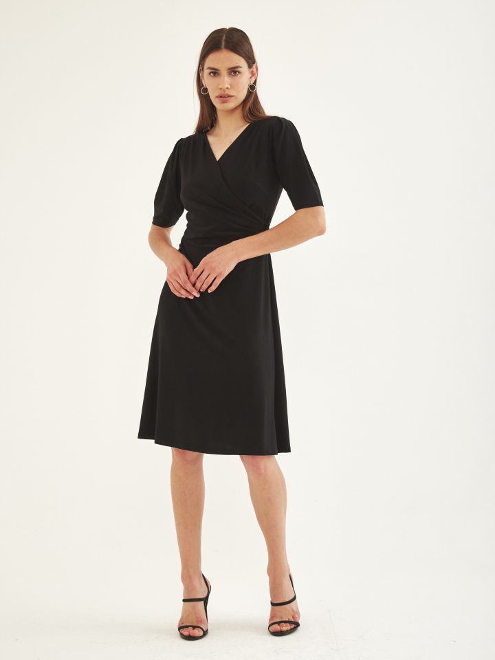 שמלה מעטפה כפ’ צד PROMO בצבע שחור