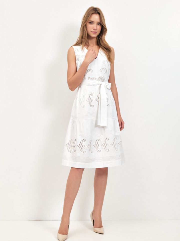 שמלה קרושה בצבע לבן