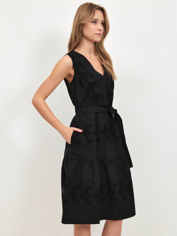 שמלה קרושה בצבע שחור