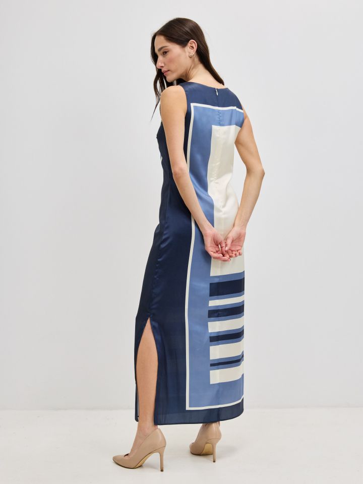 שמלה סטן דפוס גיאומטרי בצבע נייבי