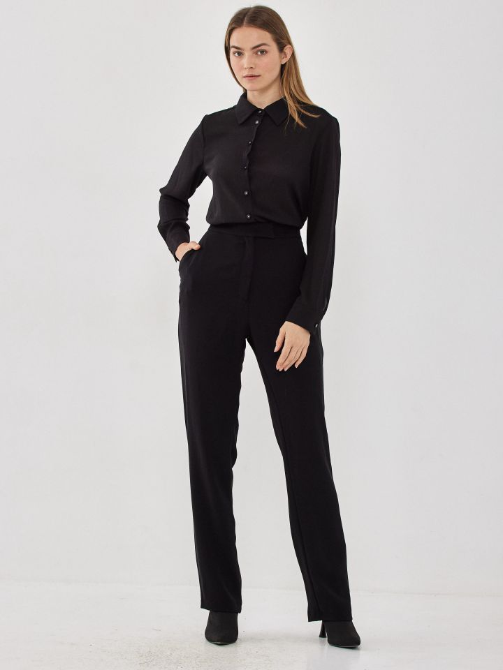 אוברול חולצה מכופתרת בצבע שחור