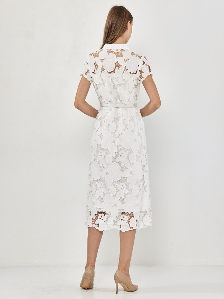 שמלה קרושה שרוול קצר בצבע לבן