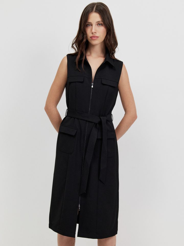 שמלה כיסים חגורה בצבע שחור