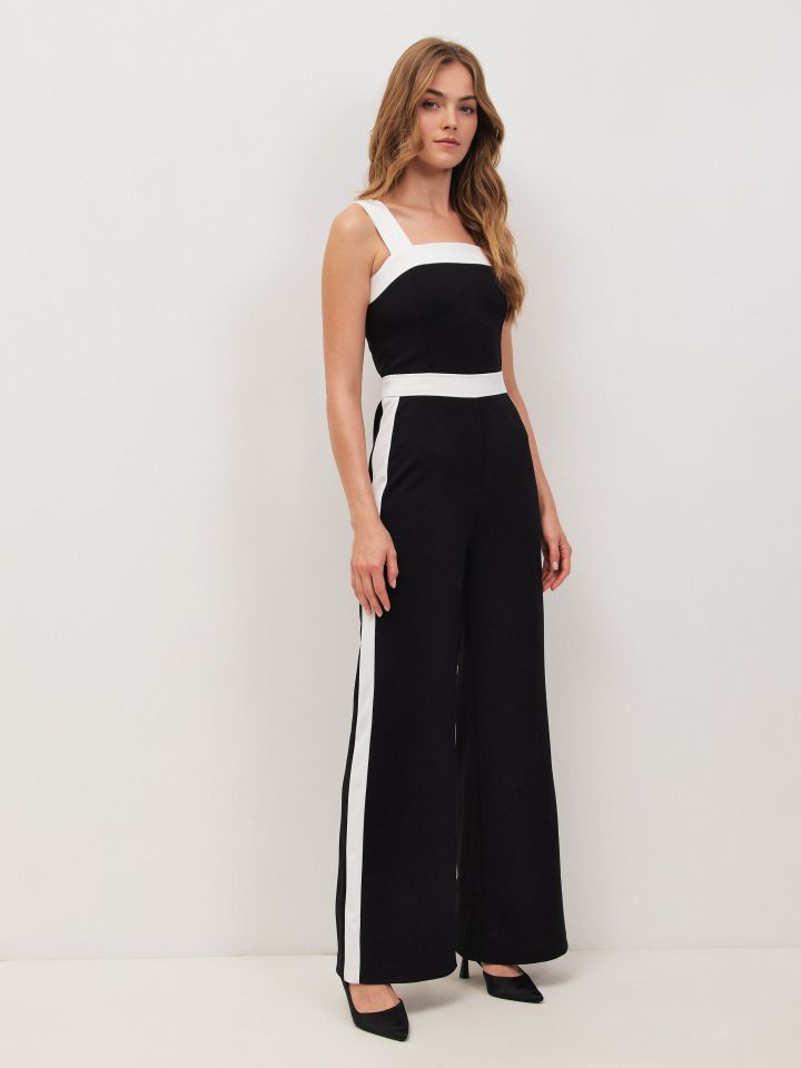 אוברול כתפיות שילובים בצבע שחור