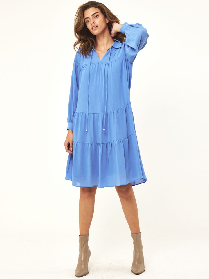 שמלה קומות פתח קשירה בצבע תכלת