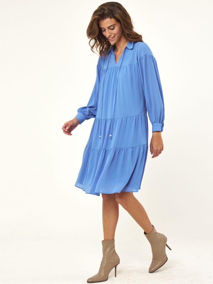 שמלה קומות פתח קשירה בצבע תכלת