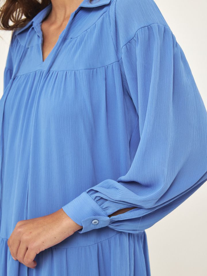 שמלה קומות פתח קשירה בצבע תכלת