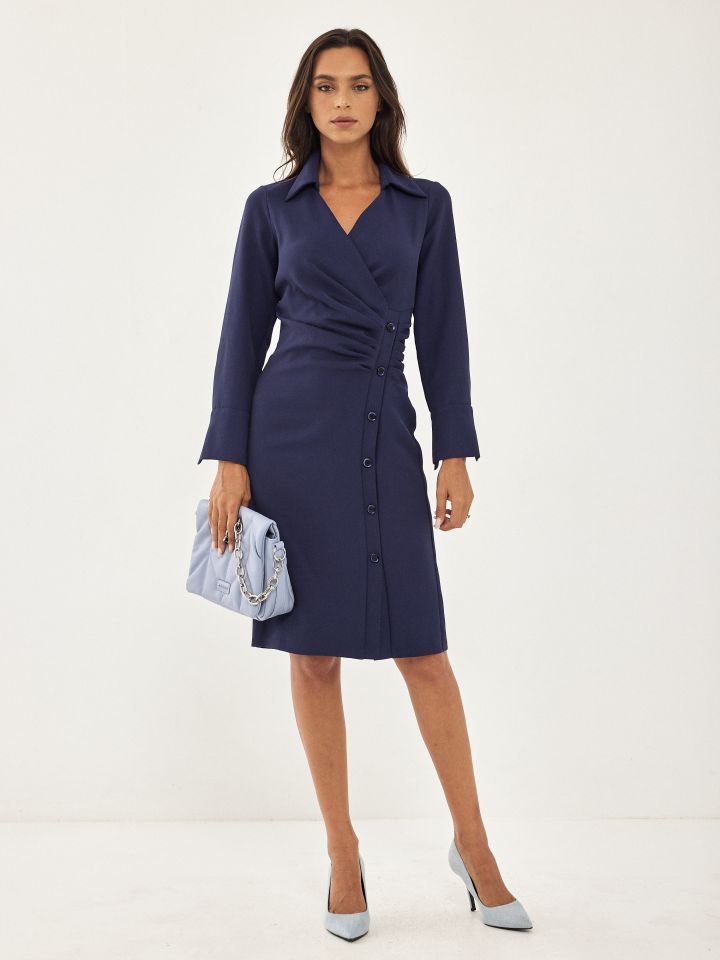 שמלה דיאגונל כפתורים מעטפה בצבע נייבי