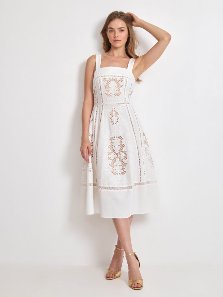 שמלה תחרה KONTENTO בצבע אופוויט