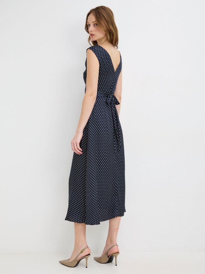שמלה V נקודות בצבע נקודות