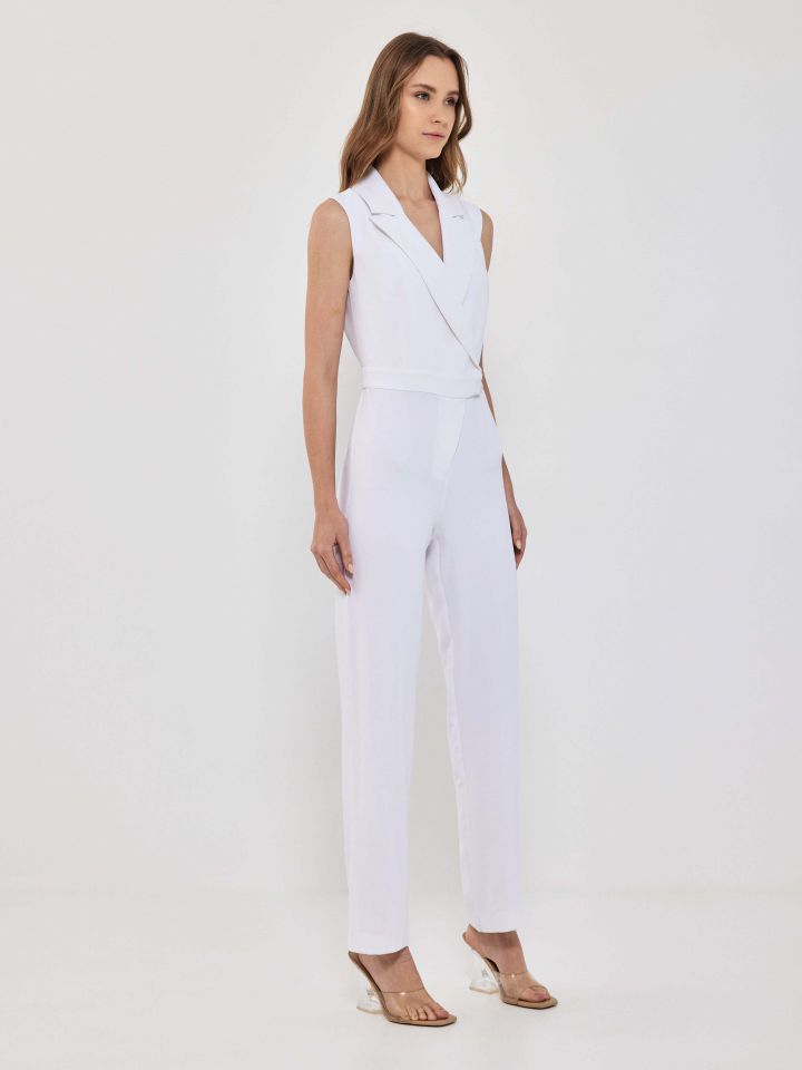 אוברול צוארון בצבע לבן