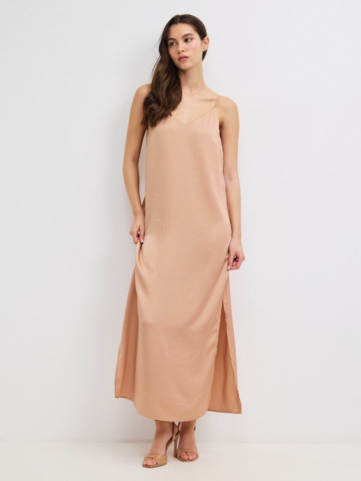 שמלה סטן  PROMO בצבע קאמל