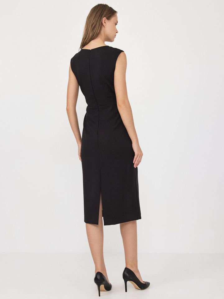 שמלה COMO פתח אסמטרי בצבע שחור