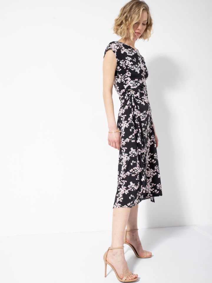 שמלה קשירה צד בצבע פרחוני