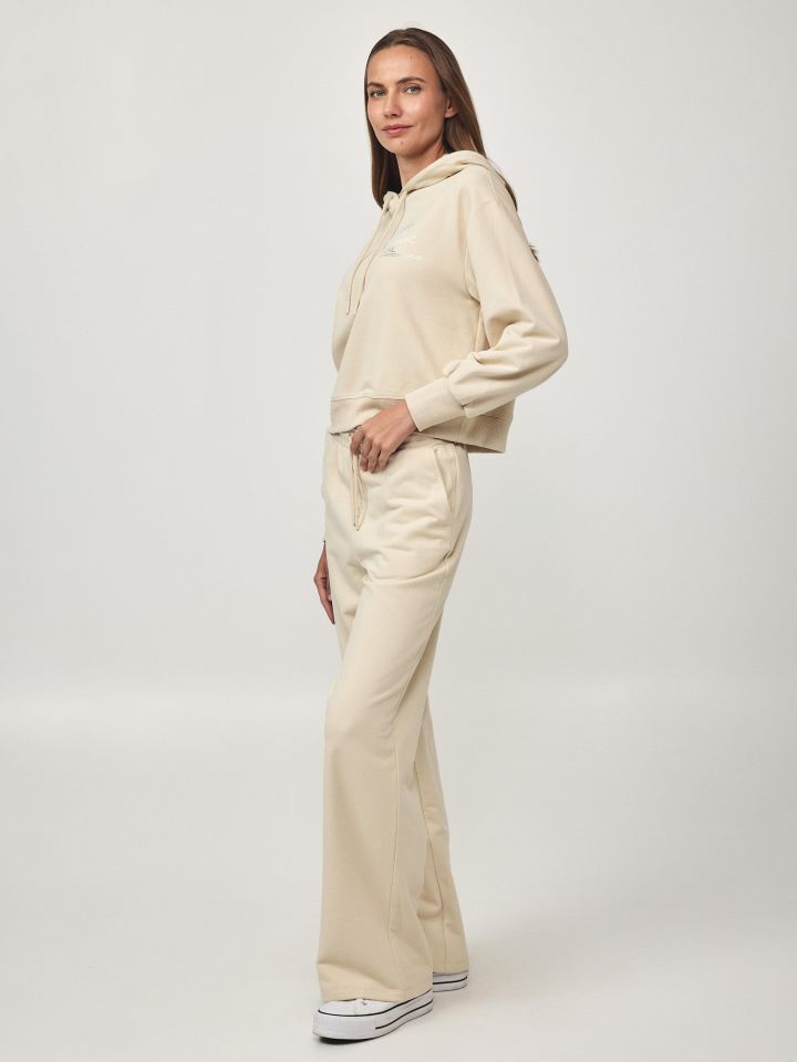 חליפת פנאי קפוצ’ון בצבע בייז’