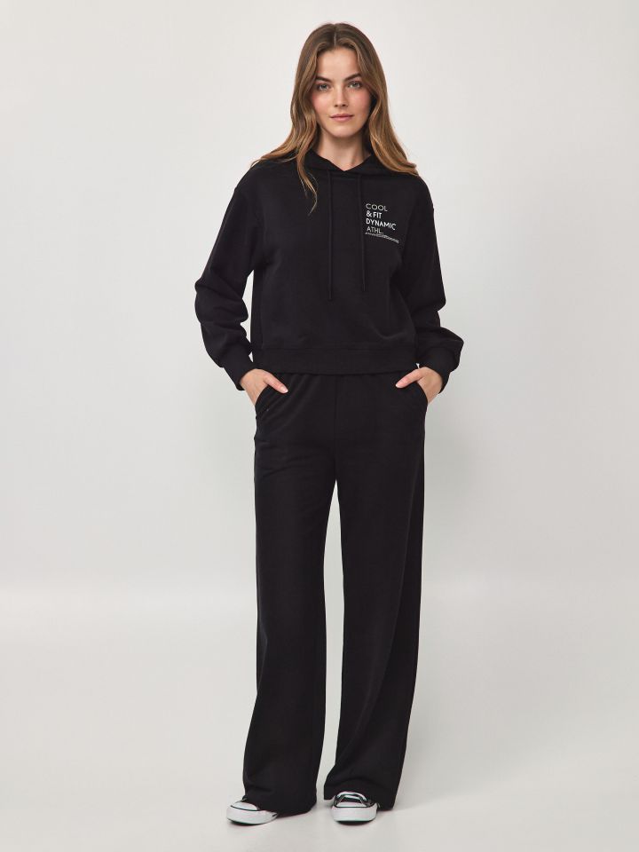 חליפת פנאי קפוצ’ון בצבע שחור