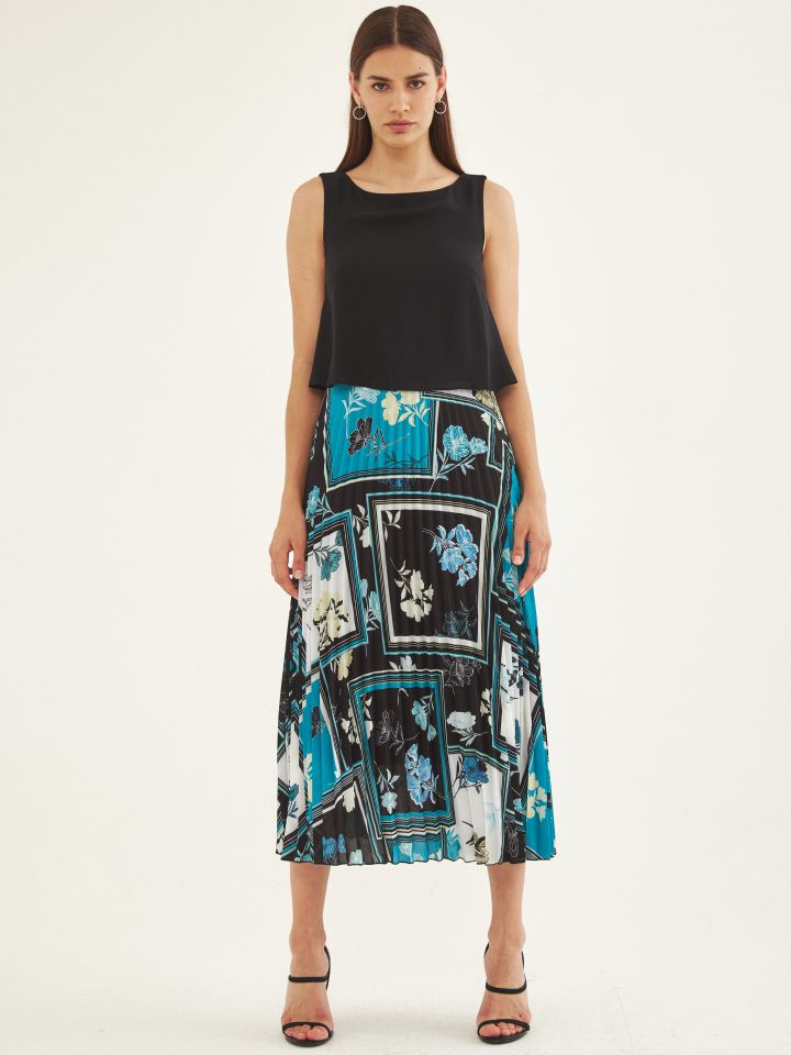 שמלה פליסה מראה שכבות בצבע ירוק בינוני