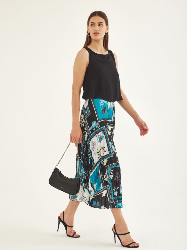 שמלה פליסה מראה שכבות בצבע ירוק בינוני