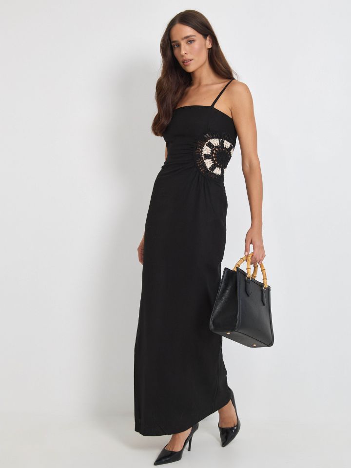 שמלה קרושה צד בצבע שחור