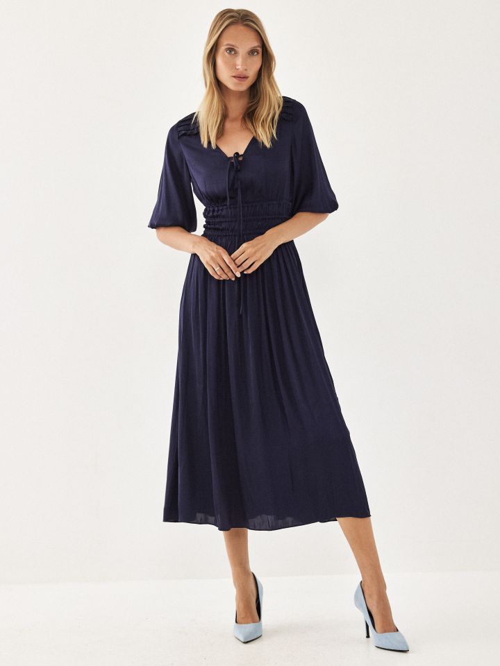 שמלה סטן פתח קשירות בצבע כחול כהה