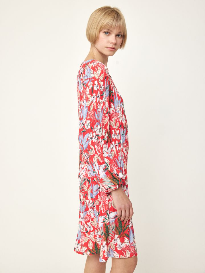 שמלה פליסה דפוס בצבע אדום