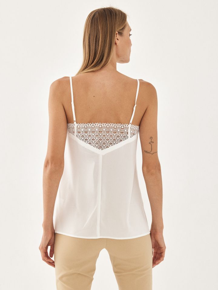 גופיה קרושה בצבע אופוויט