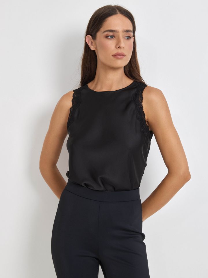 גופיה סטן תחרה PROMO בצבע שחור