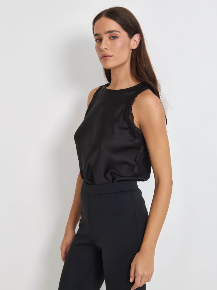 גופיה סטן תחרה PROMO בצבע שחור