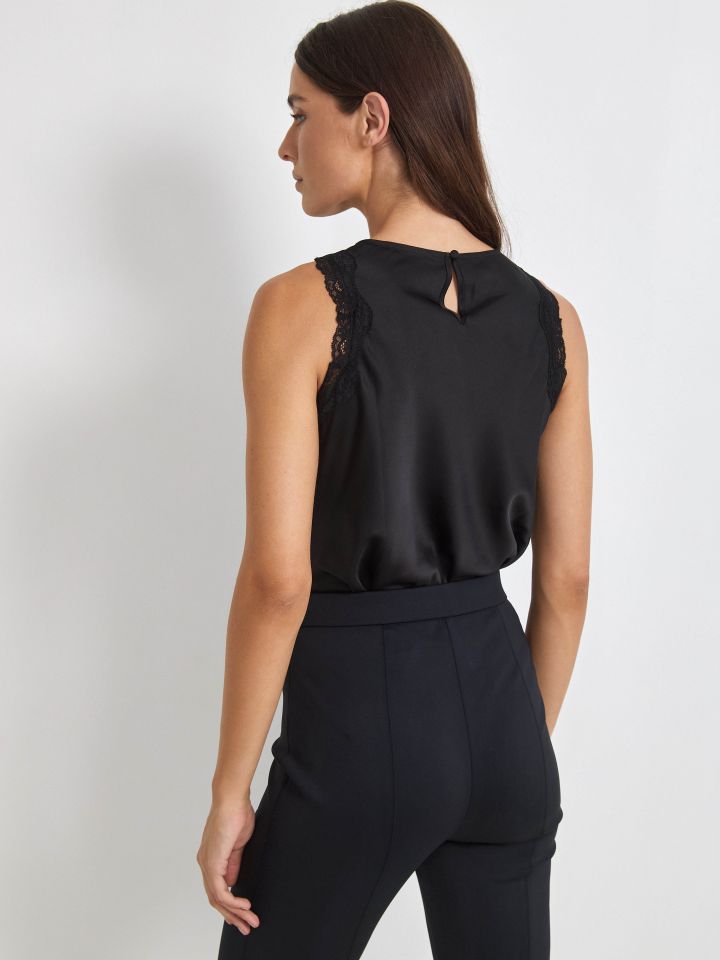 גופיה סטן תחרה PROMO בצבע שחור