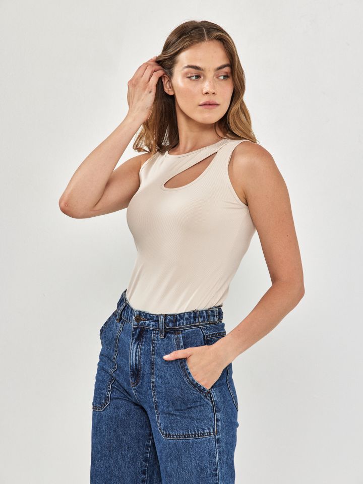 גופיה ריב פתח אסמטרי PROMO בצבע בייז’