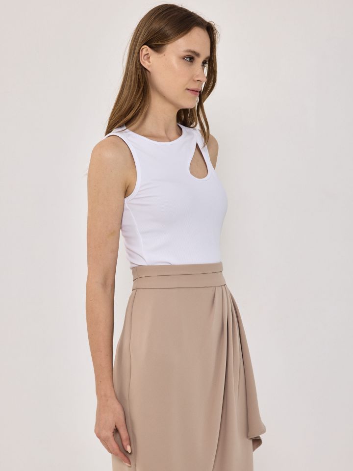 גופיה ריב פתח אסמטרי  PROMO בצבע לבן