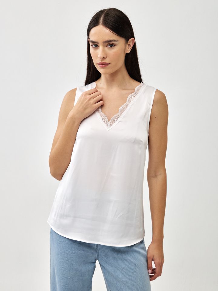 גופיה V שילוב תחרה PROMO בצבע לבן