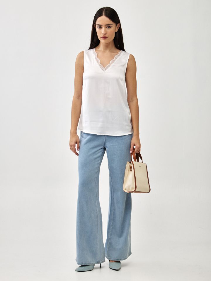 גופיה V שילוב תחרה PROMO בצבע לבן