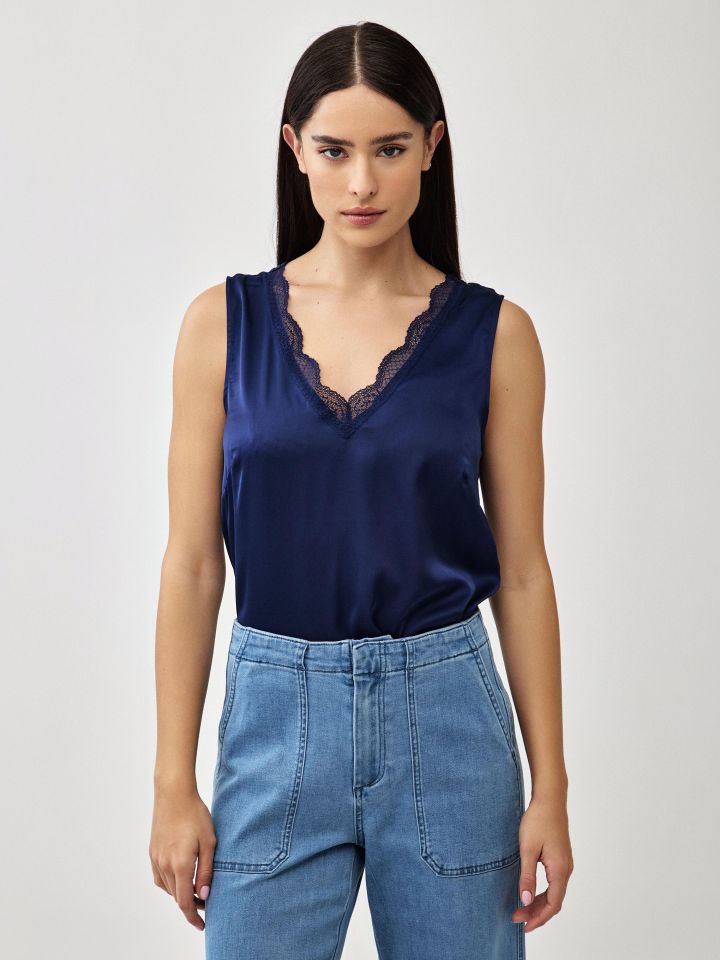 גופיה V שילוב תחרה PROMO בצבע נייבי