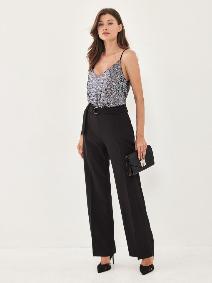 גופיה פייטים בצבע אפור כסף